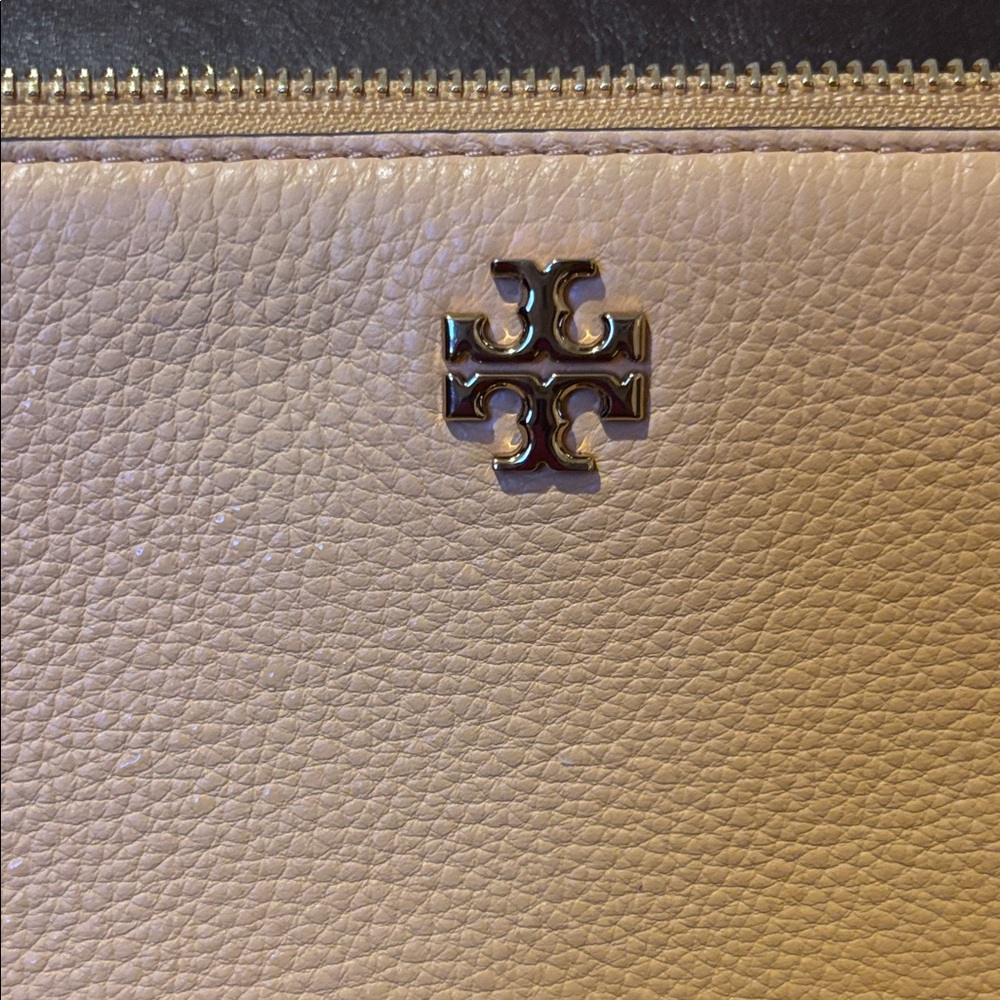 Tory Burch Beige Crossbody Bag Tory Burch Kira pebbled leather - Picture 2 of 7